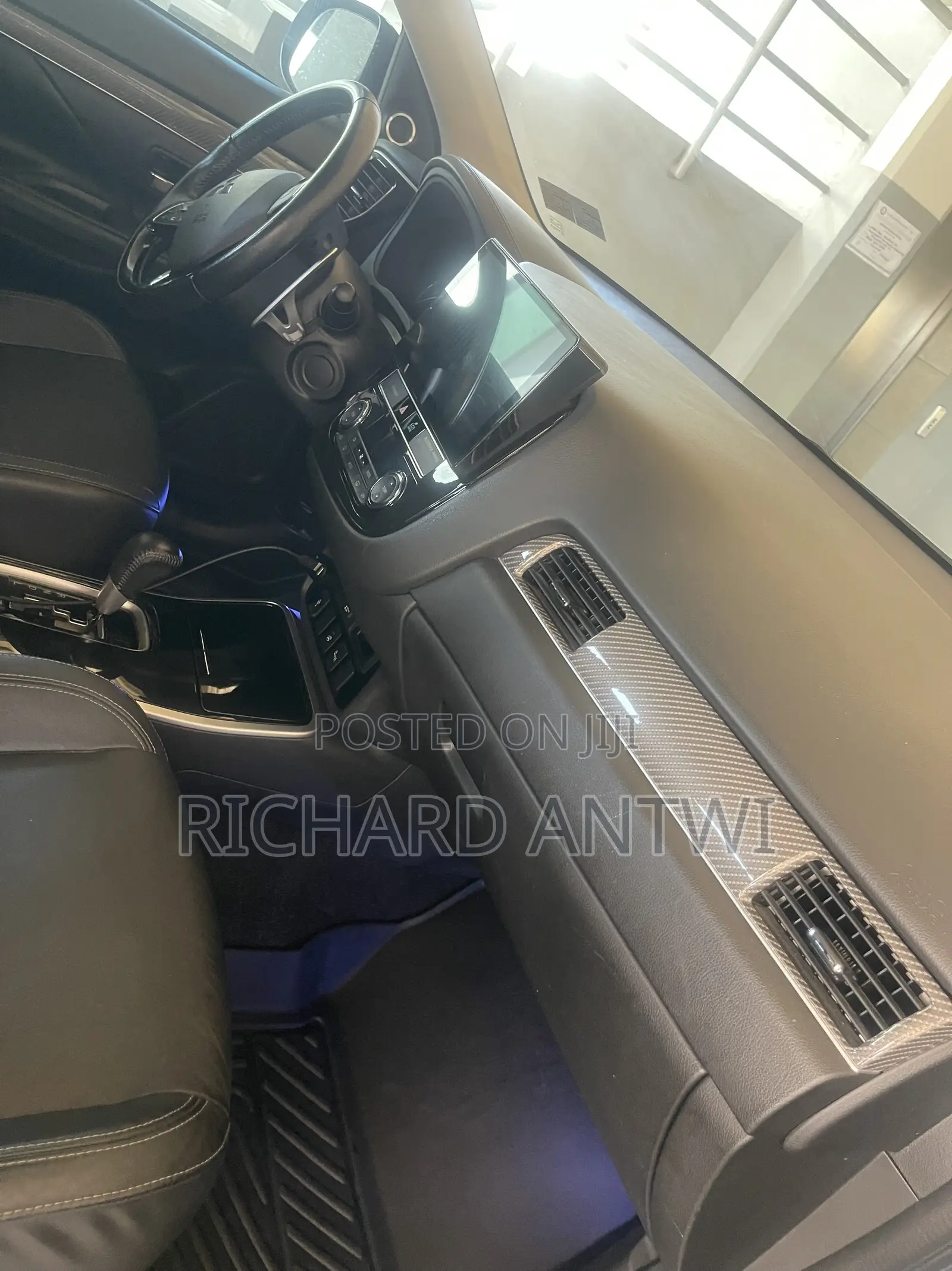 Mitsubishi Outlander GT AWC 2019 Gray