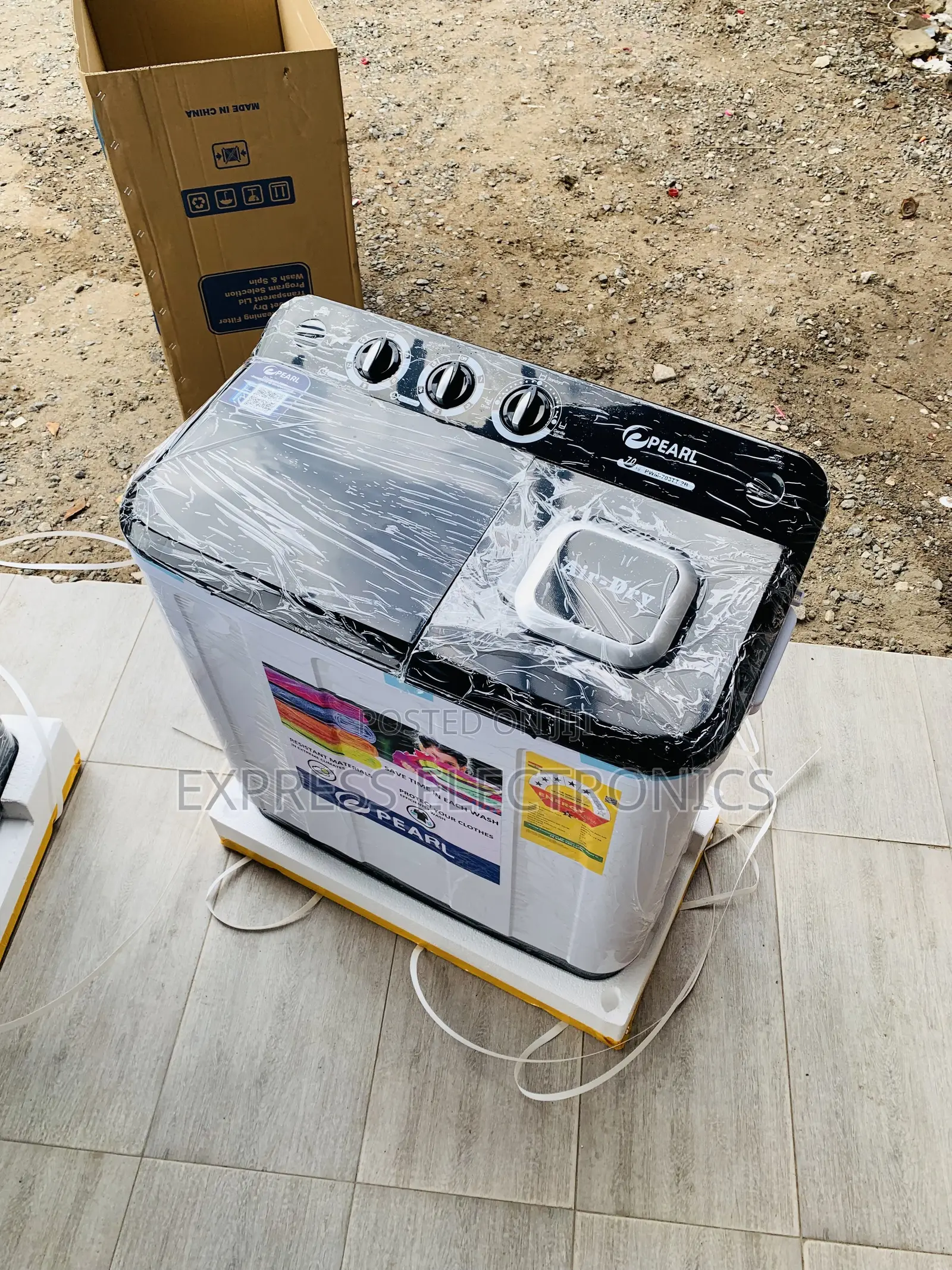 Ultra Modern Sleek 7kg Topload Twintub Semi Automatic Pearl White