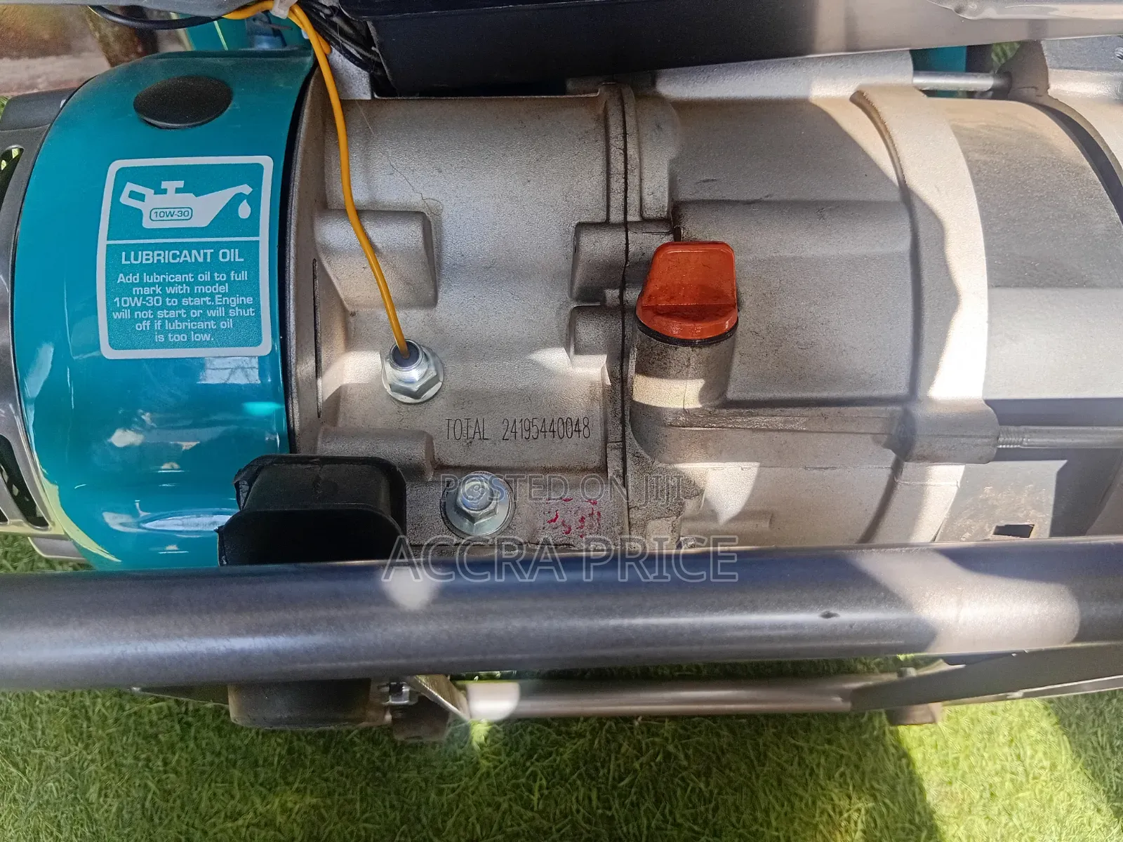 TOTAL GENERATOR 1200W Petrol Generator for Everyday Power