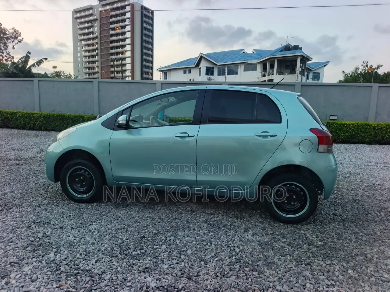 Toyota Vitz 2010 Blue