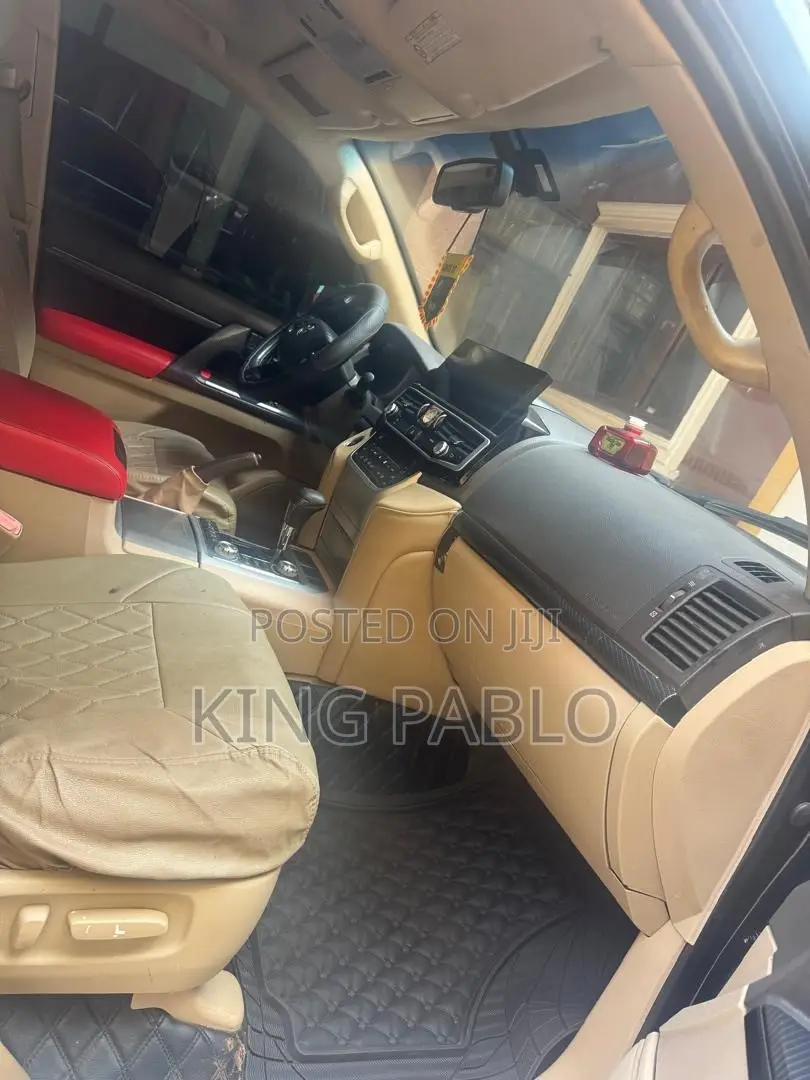Neat Toyota Landcruiser for Rentals