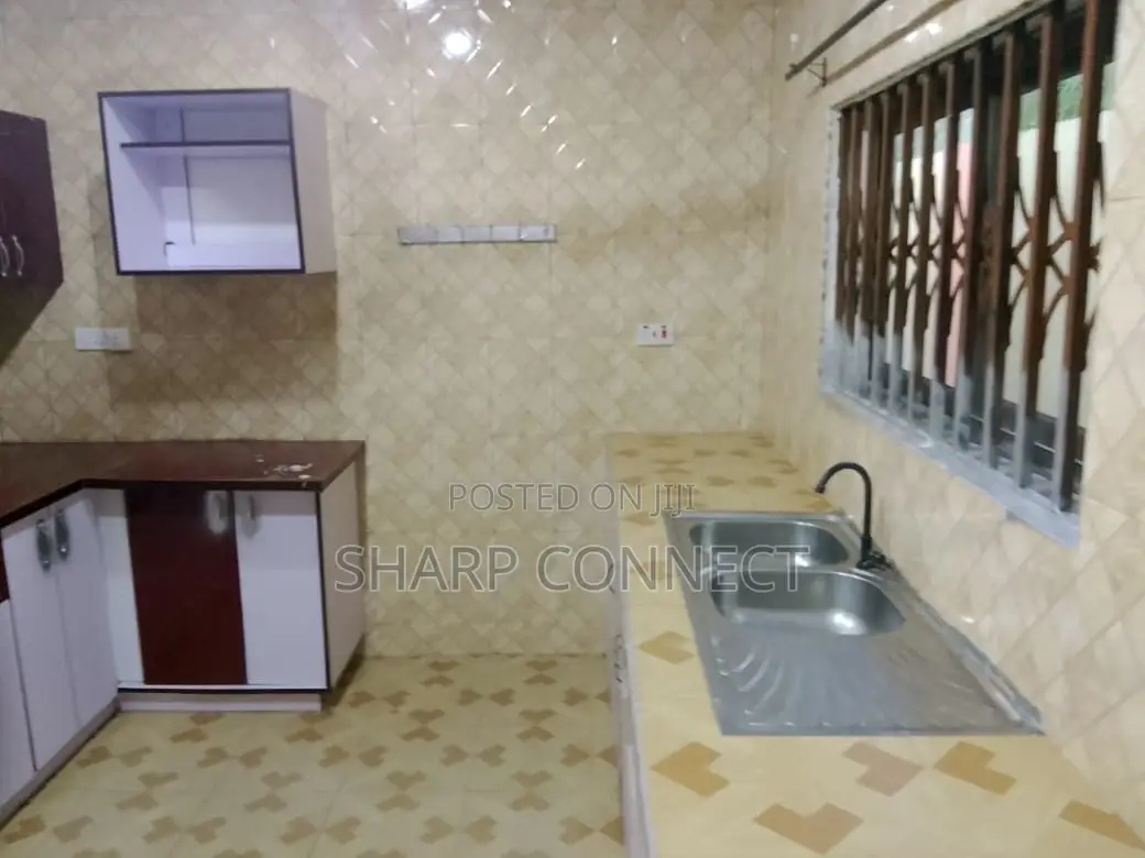 3bdrm House in Sharp-Connect, Bluetop Estate for rent