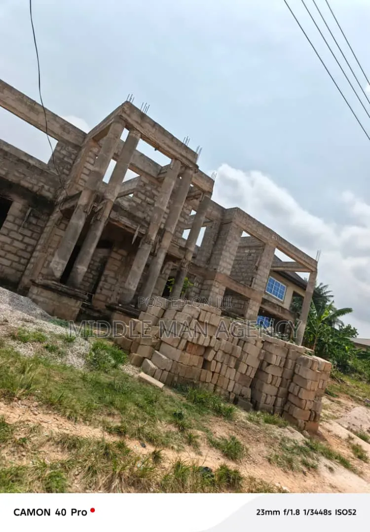 5bdrm House in Middle Man Agency, Kumasi Metropolitan for sale
