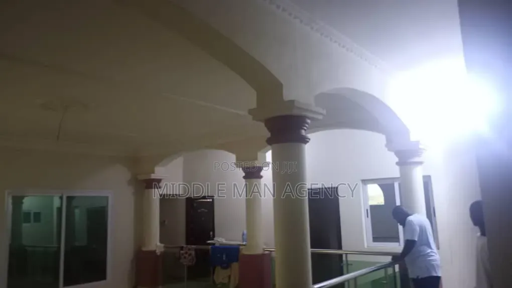 Furnished 6bdrm House in Middle Man Agency, Kumasi Metropolitan