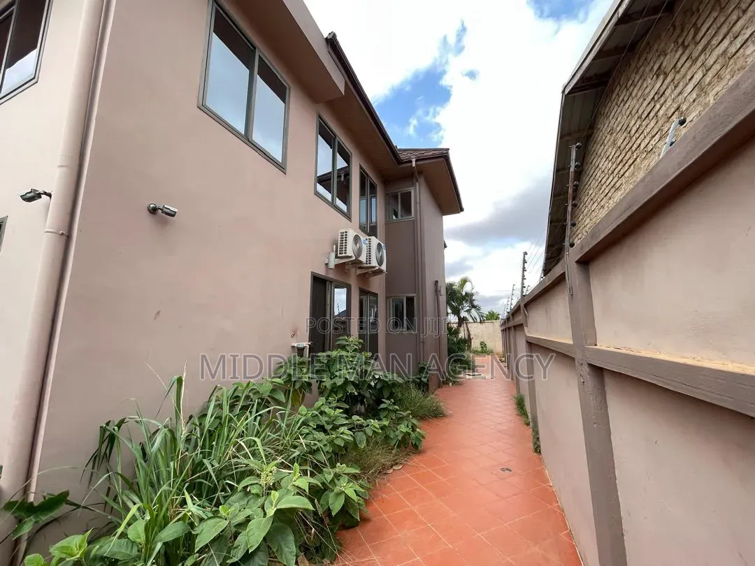 Furnished 5bdrm Mansion in Middle Man Agency, Kumasi Metropolitan