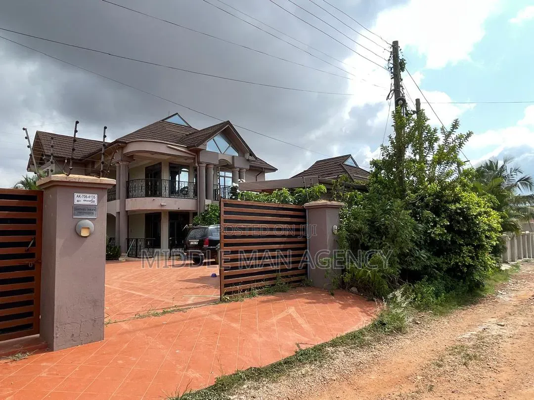 Furnished 5bdrm Mansion in Middle Man Agency, Kumasi Metropolitan