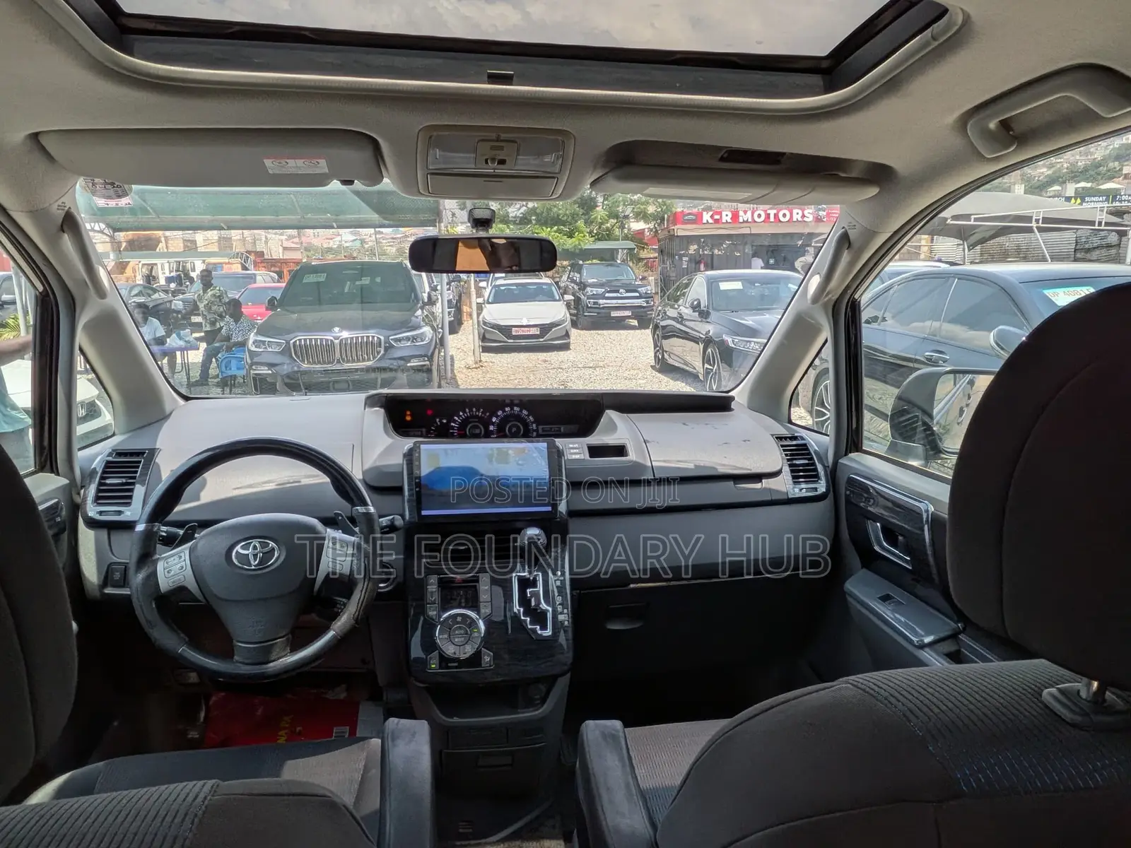 Toyota Voxy X 4WD 8-Seater 2010 Black
