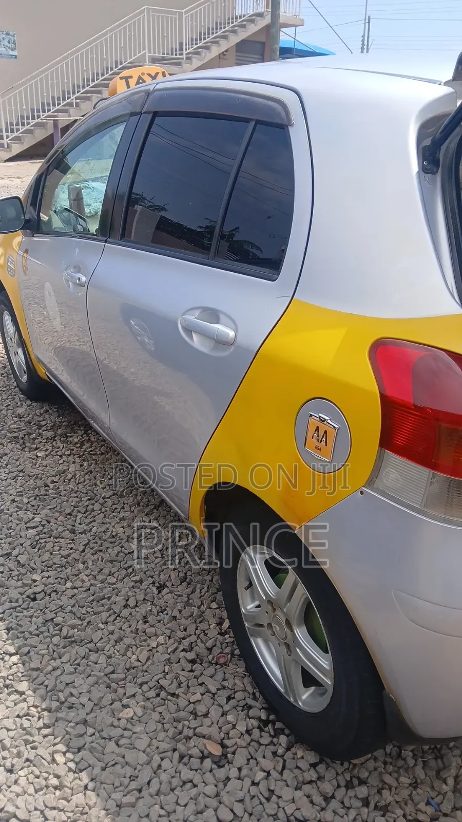 Toyota Vitz 2010 Silver