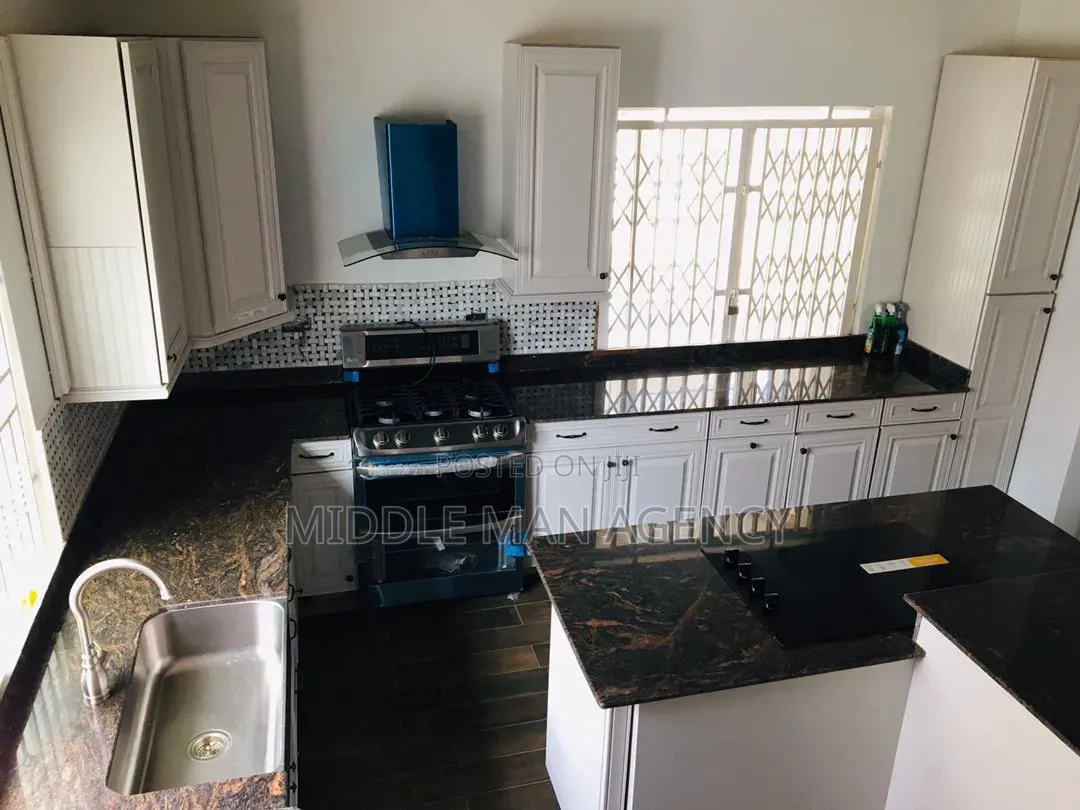 Furnished 4bdrm House in Middle Man Agency, Kumasi Metropolitan