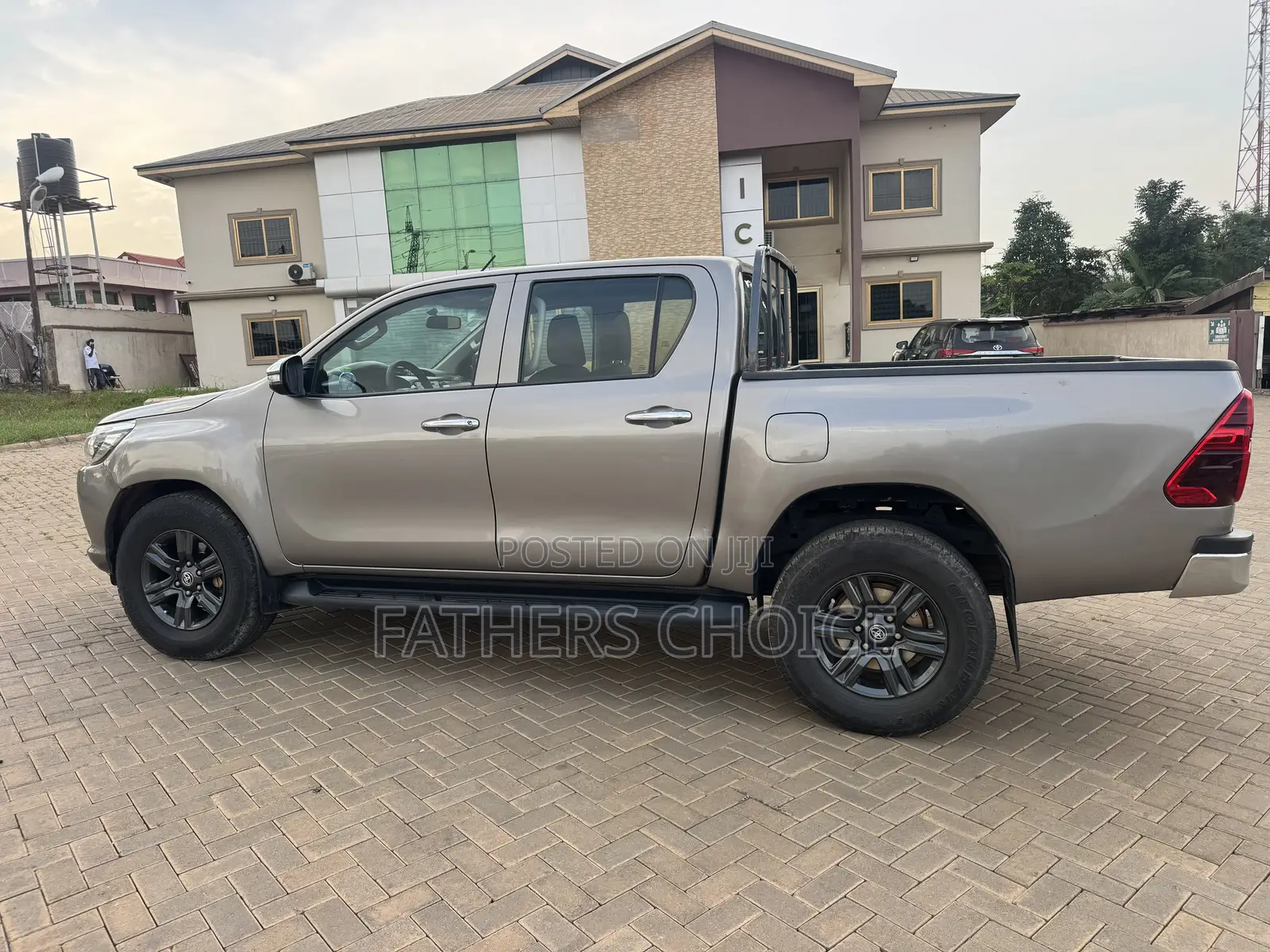 Toyota Hilux SR5 4x4 2017 Gray