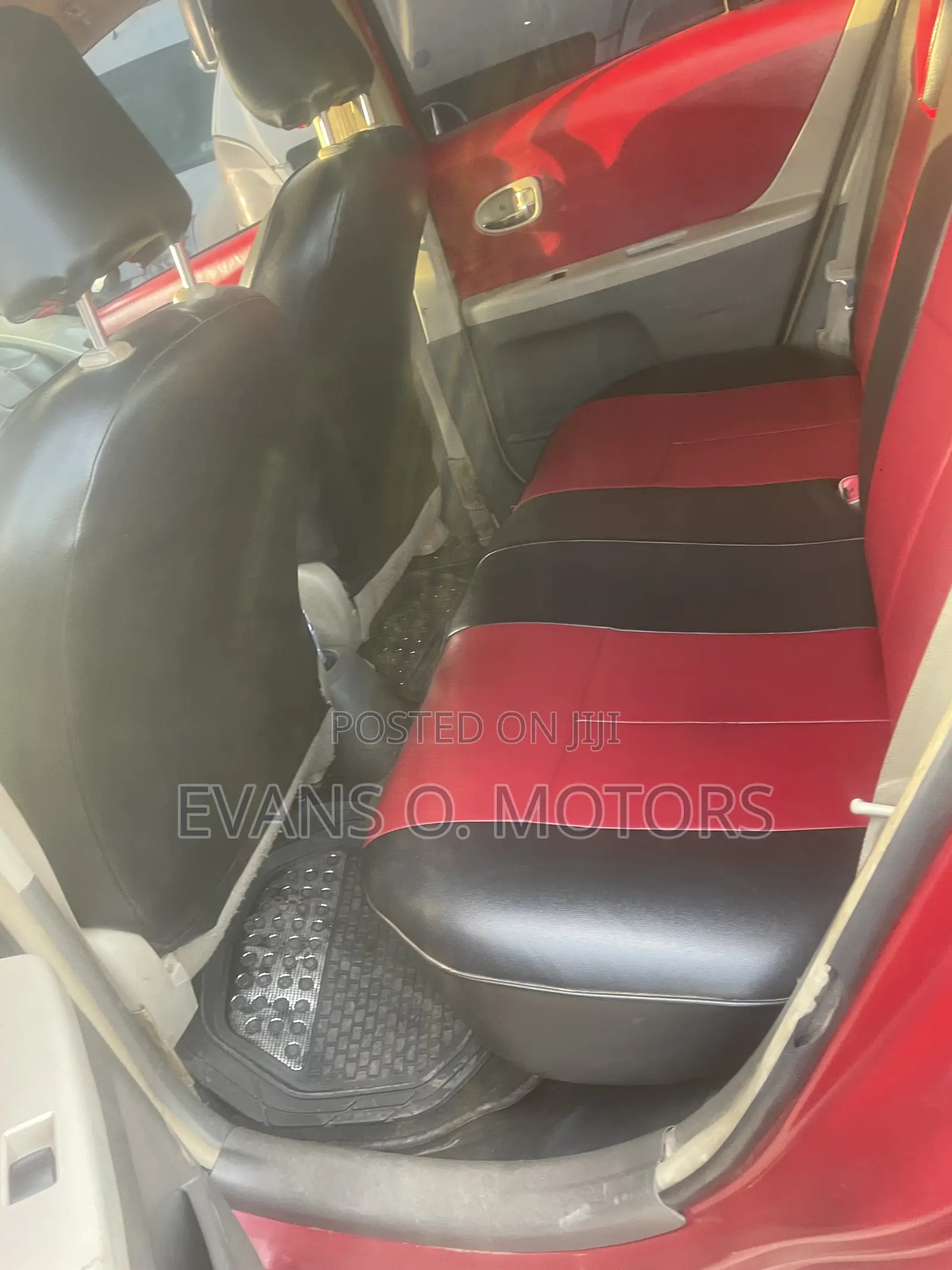 Toyota Vitz 2010 Red