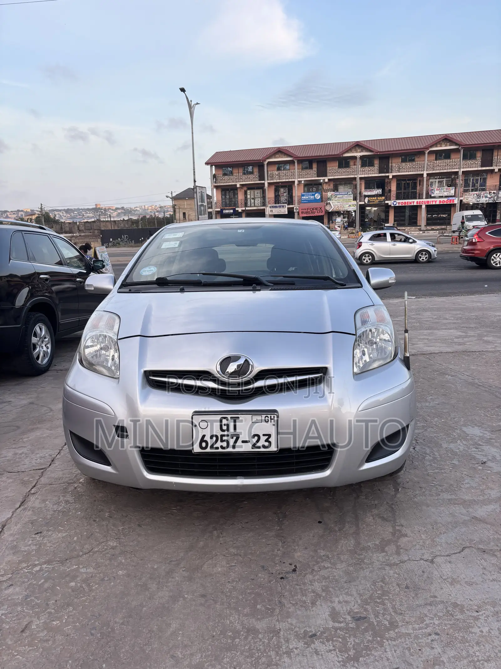 Toyota Vitz 1.3 AWD 3dr 2010 Silver
