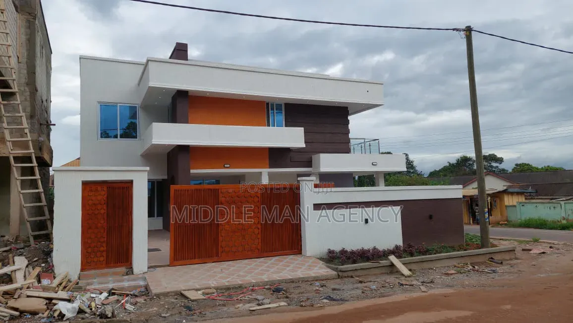 Furnished 4bdrm Mansion in Middle Man Agency, Kumasi Metropolitan