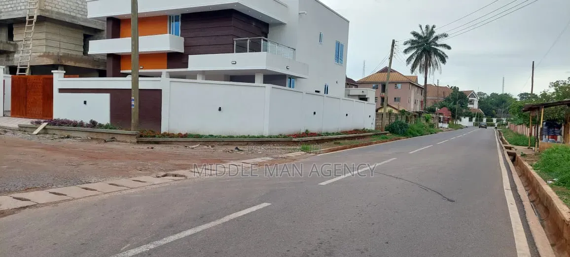 Furnished 4bdrm Mansion in Middle Man Agency, Kumasi Metropolitan