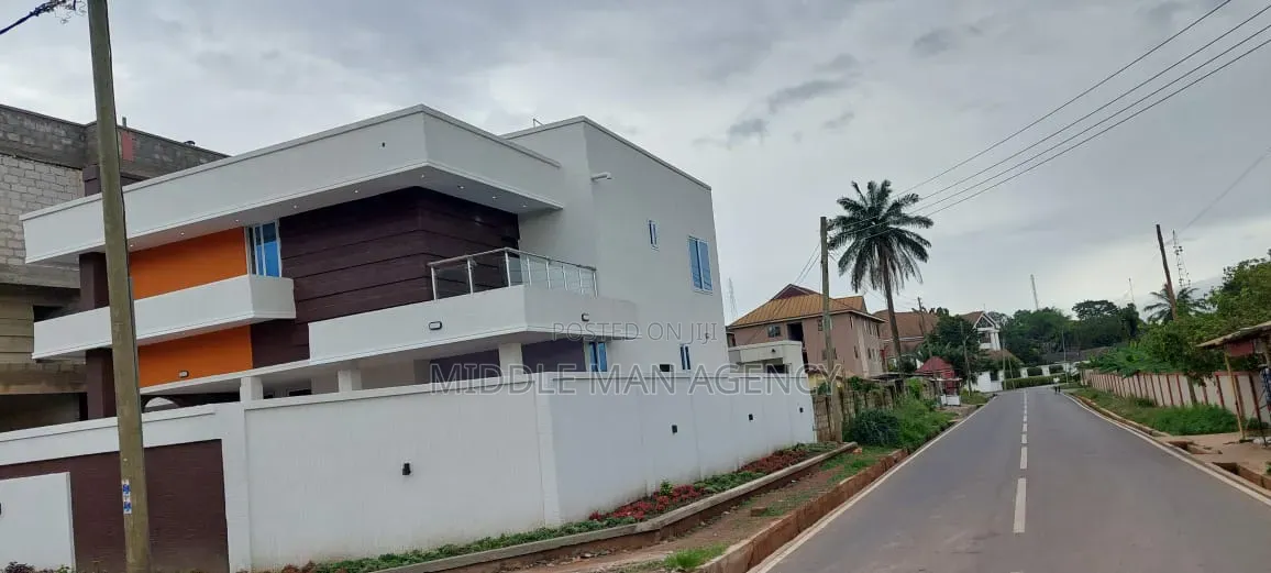 Furnished 4bdrm Mansion in Middle Man Agency, Kumasi Metropolitan