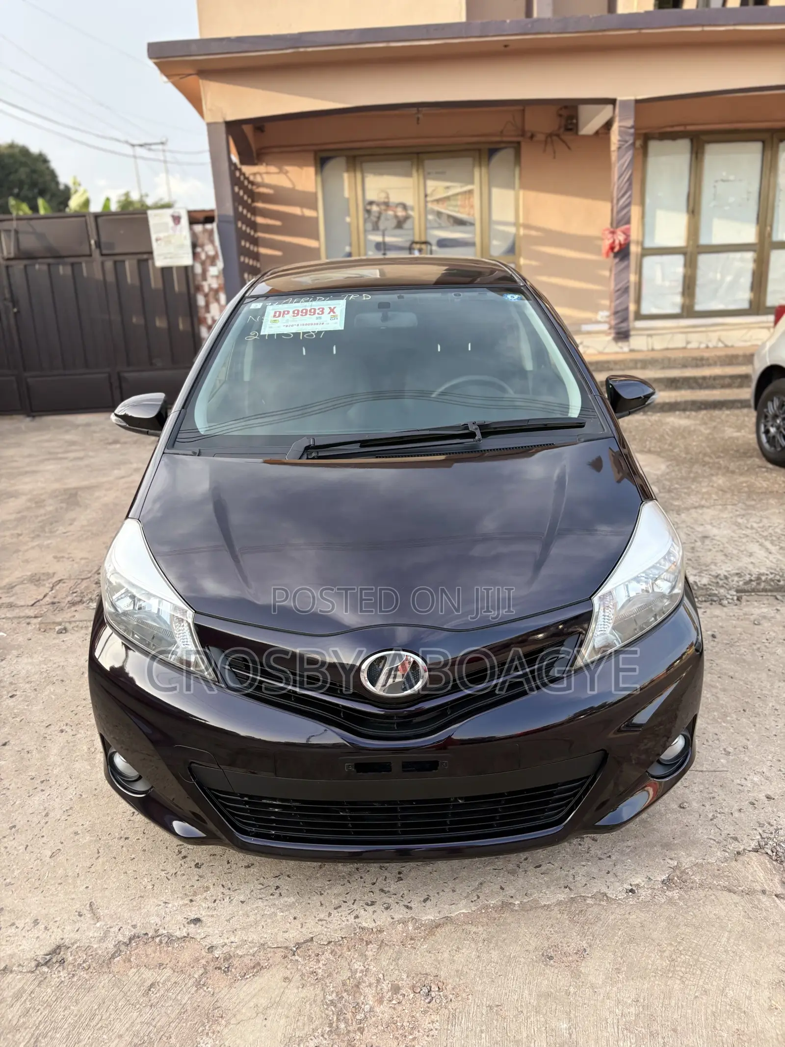 Toyota Vitz 1.3 FWD 5dr 2013 Black