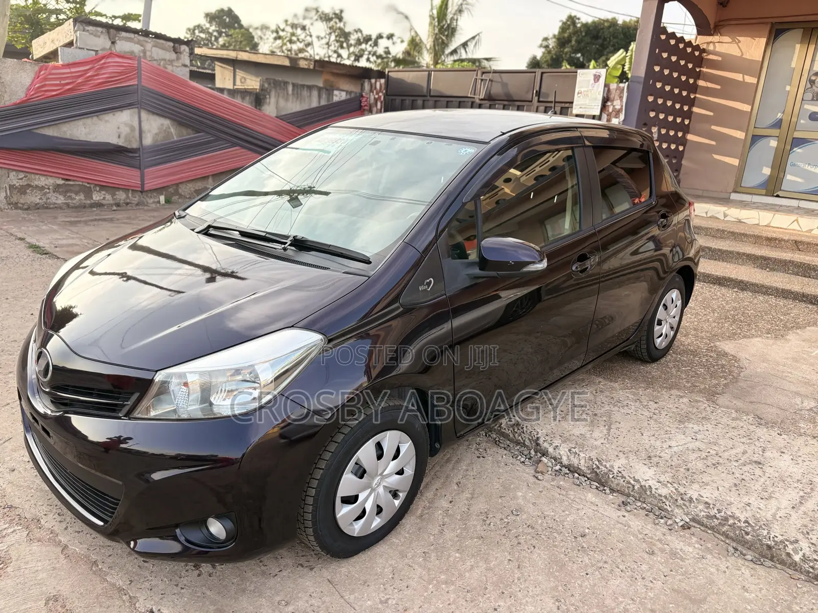 Toyota Vitz 1.3 FWD 5dr 2013 Black