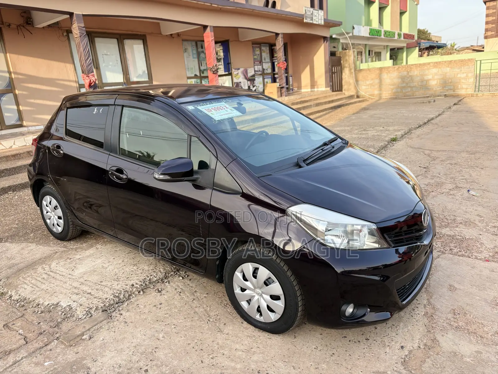 Toyota Vitz 1.3 FWD 5dr 2013 Black