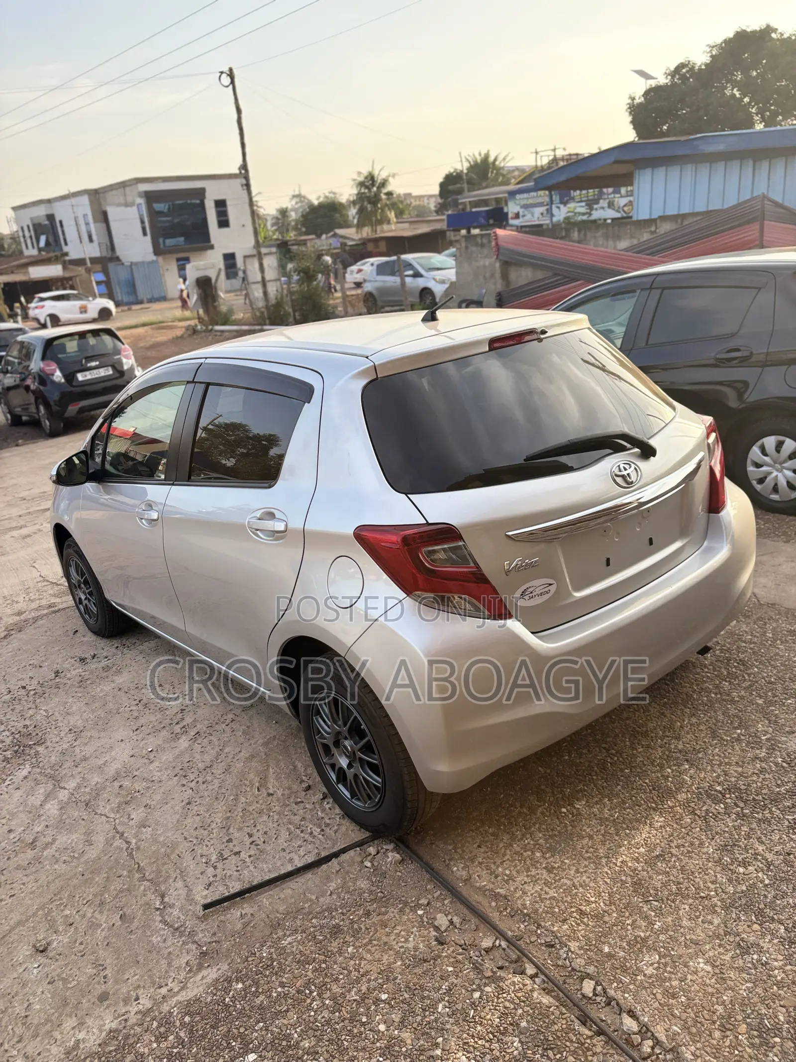Toyota Vitz 1.3 FWD 5dr 2015 Silver