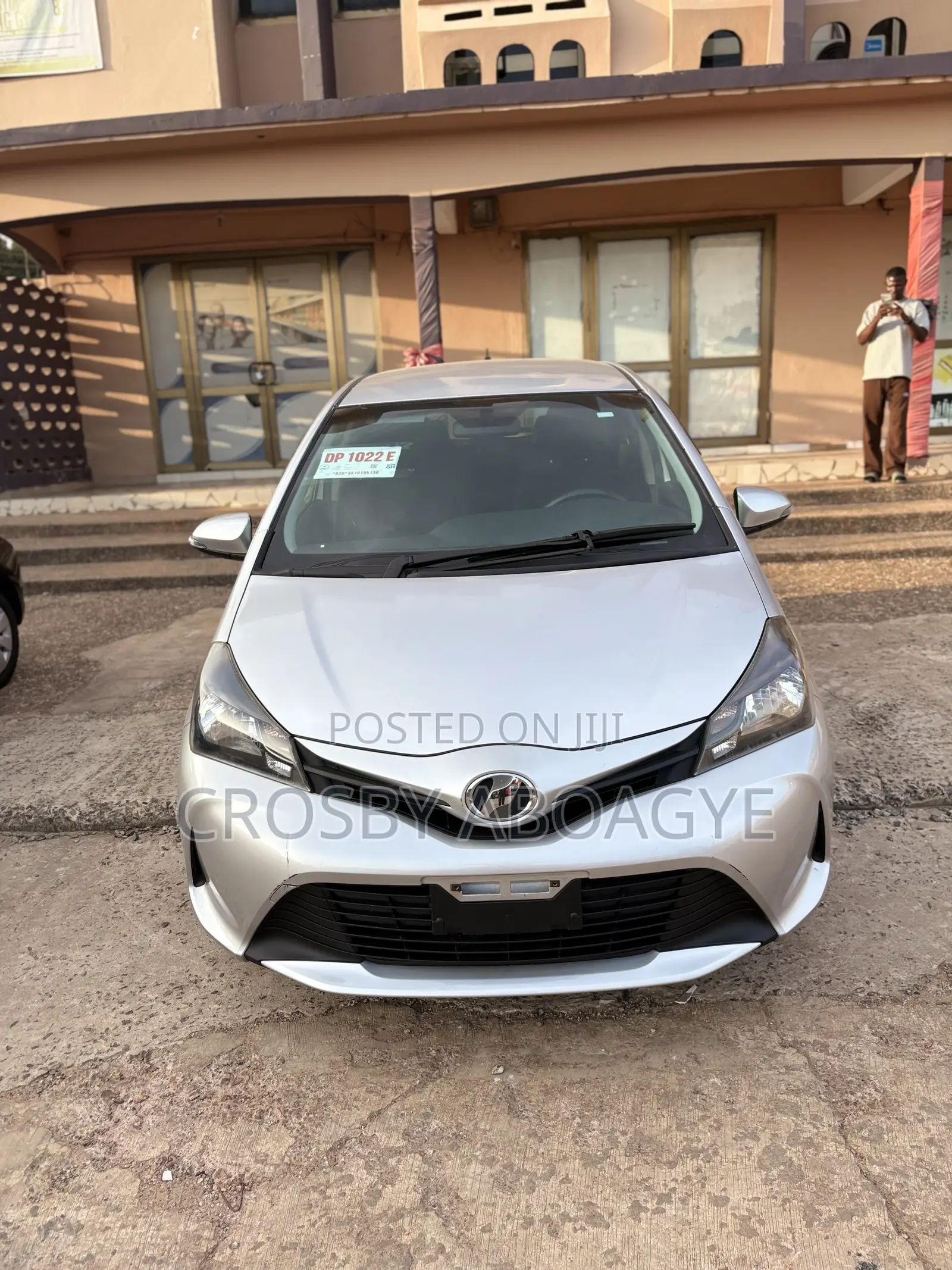 Toyota Vitz 1.3 FWD 5dr 2015 Silver