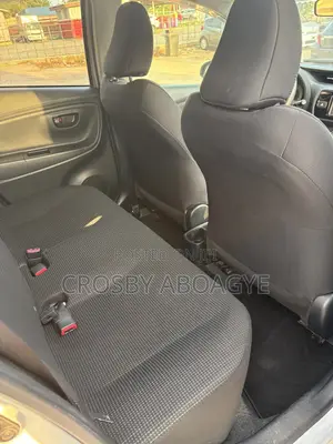 Toyota Vitz 1.3 FWD 5dr 2015 Silver