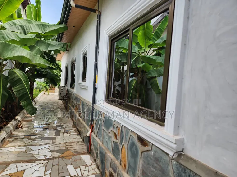 Furnished 6bdrm Mansion in Middle Man Agency, Kumasi Metropolitan