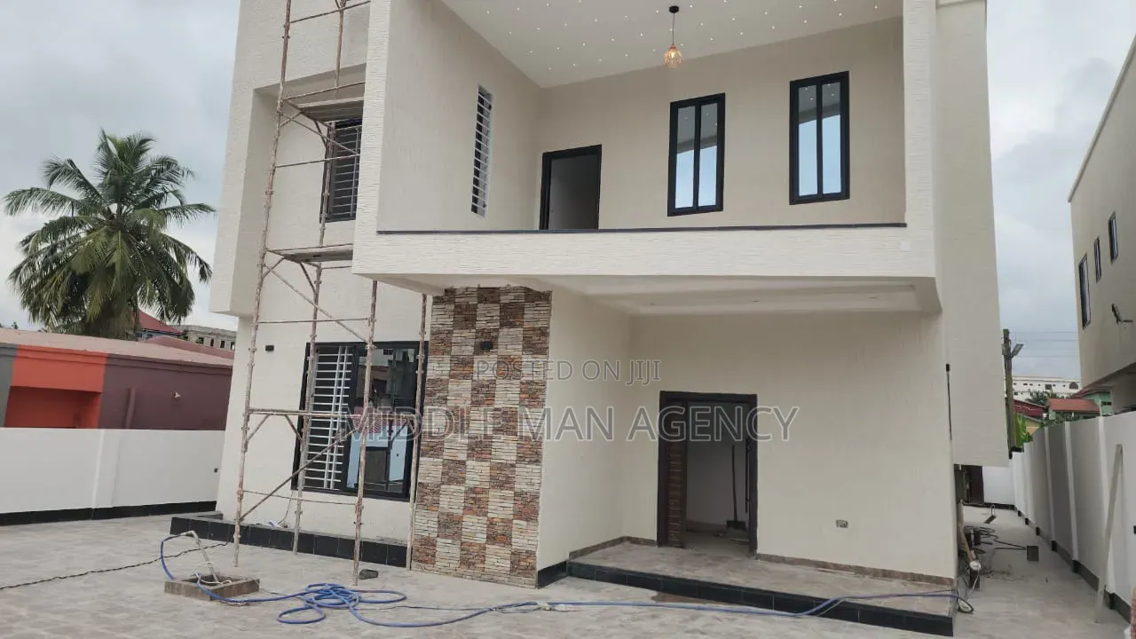 Furnished 5bdrm House in Middle Man Agency, Kumasi Metropolitan
