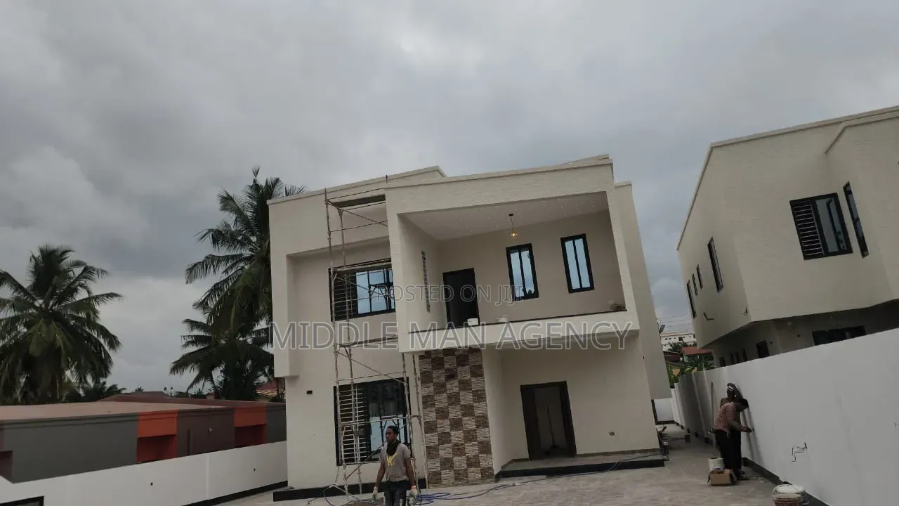 Furnished 5bdrm House in Middle Man Agency, Kumasi Metropolitan