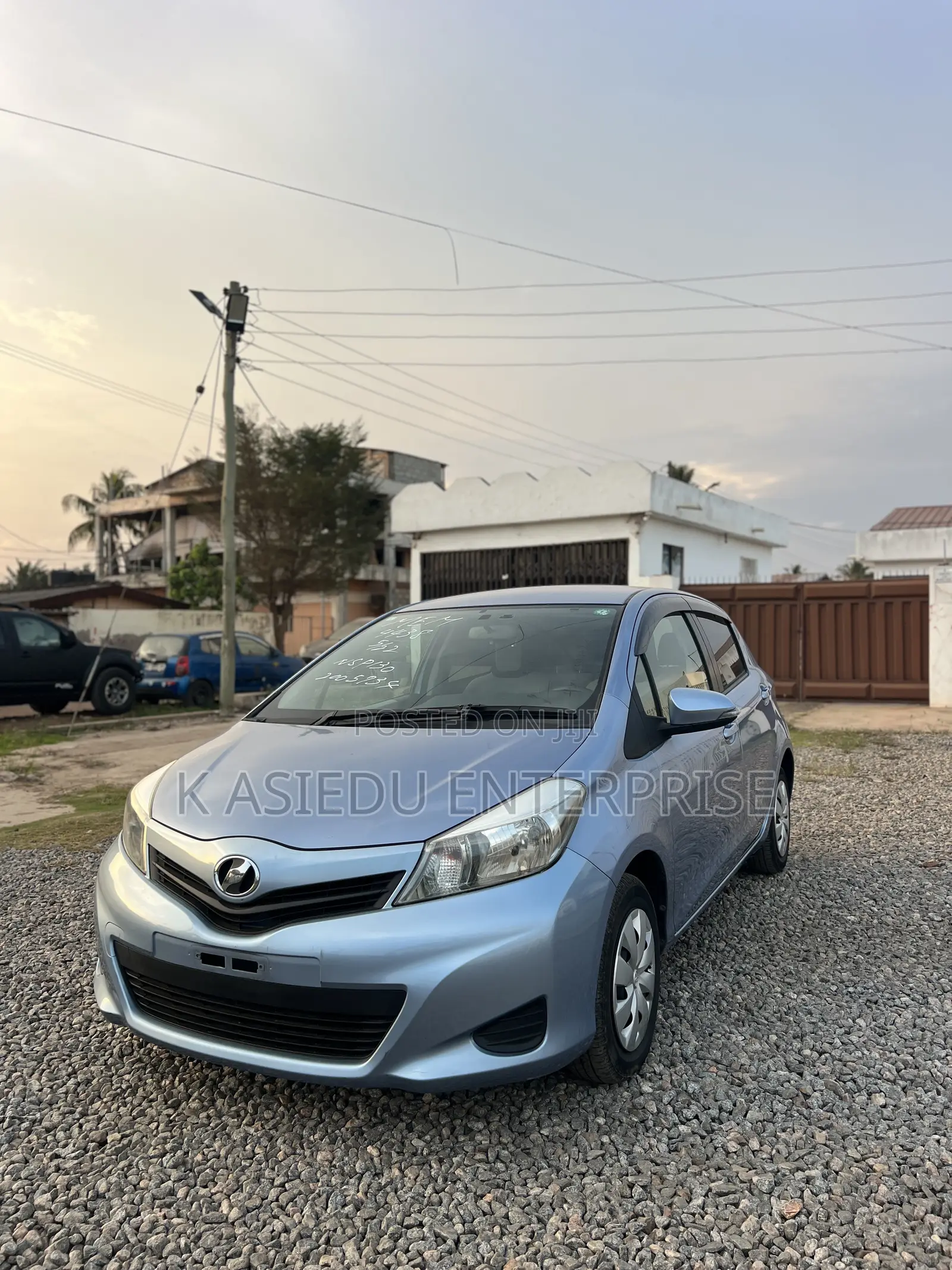 Toyota Vitz 1.3 AWD 3dr 2013 Blue