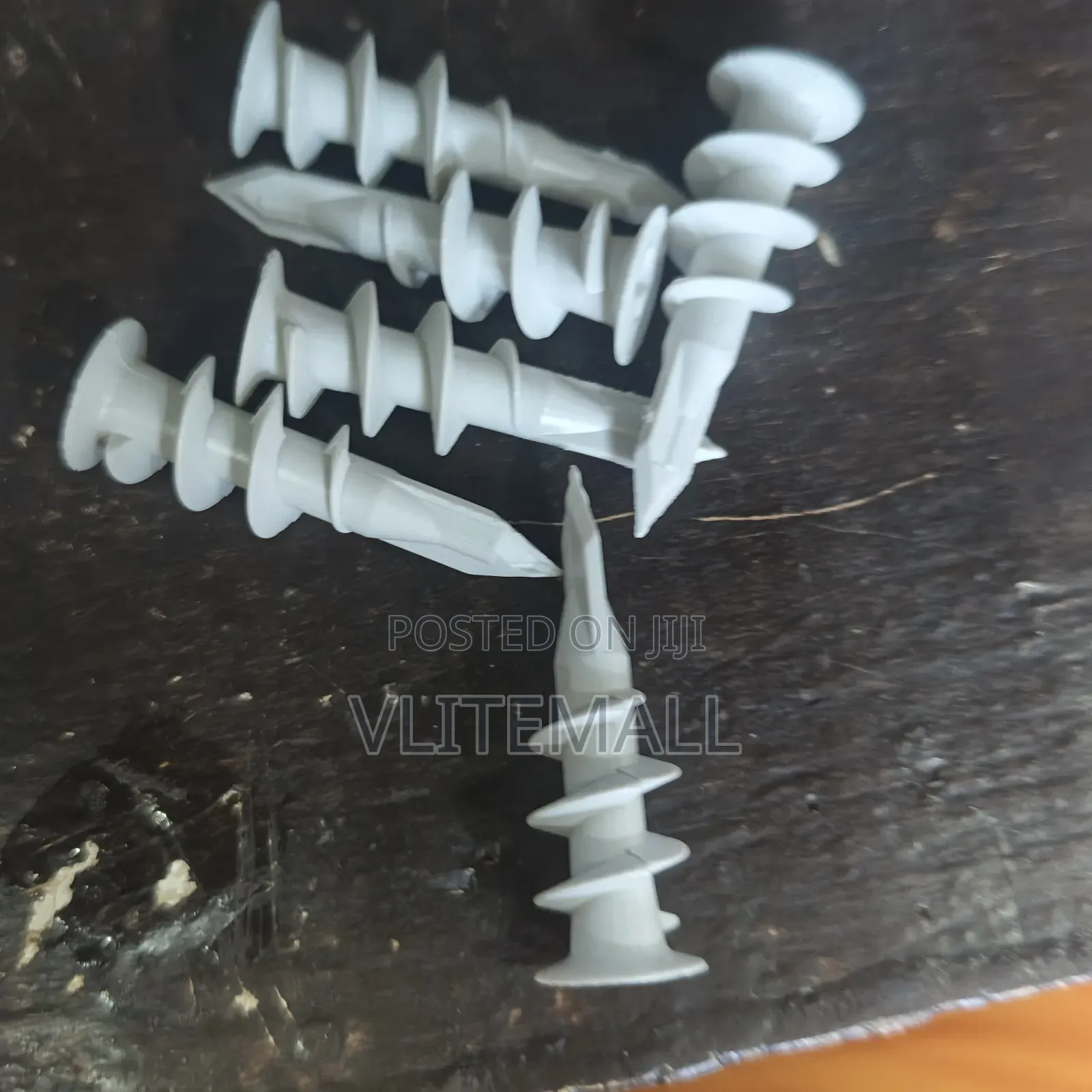 Shows Zinc Alloy Self-Drilling Drywall Anchors 10pcs