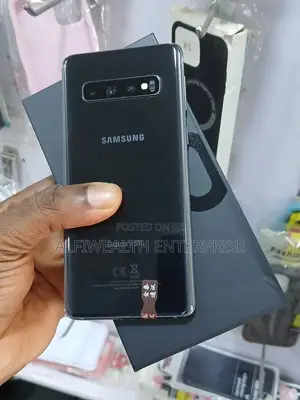 New Samsung Galaxy S10 128 GB Black