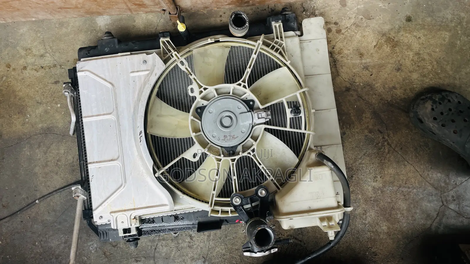 Toyota Vitz Radiator