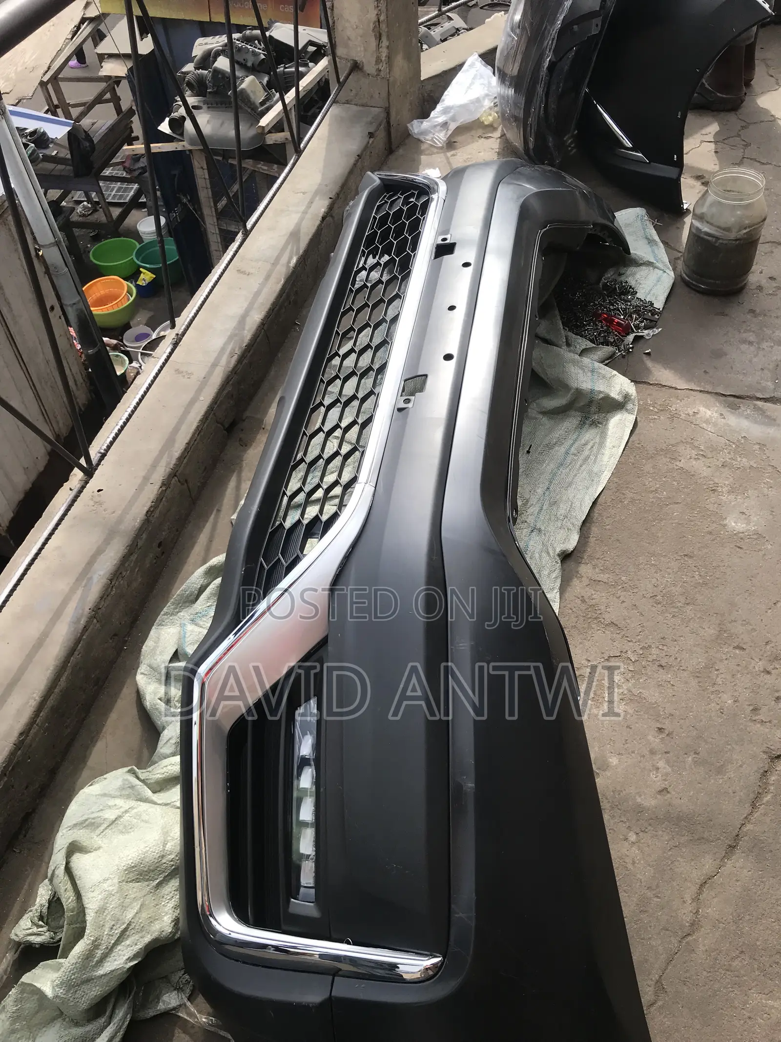 CR-V 2024 Complete Number and Front Grille Available