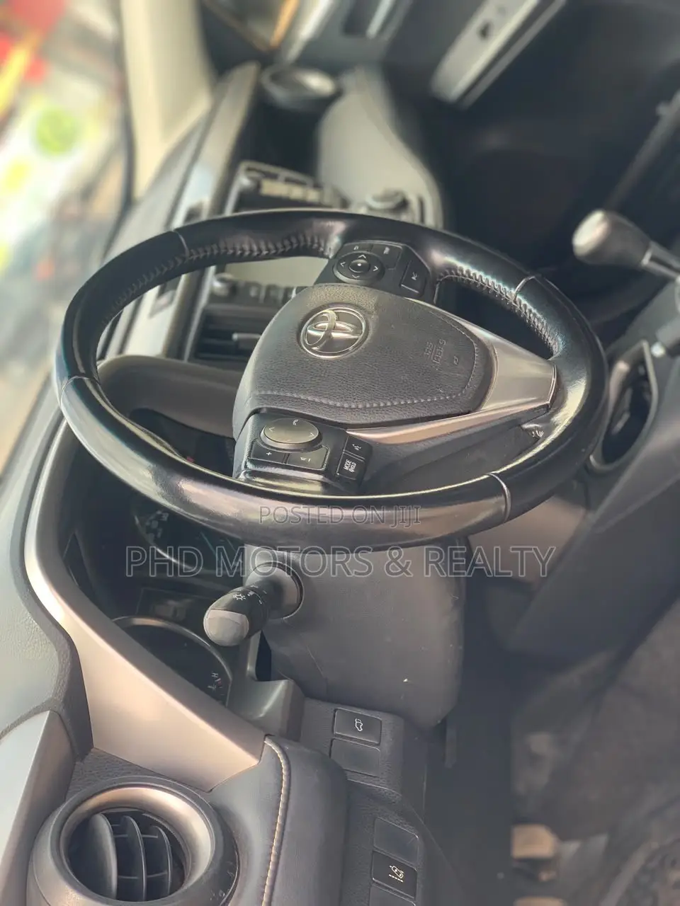 Toyota RAV4 SE 4dr SUV (2.5L 4cyl 6A) 2018 White