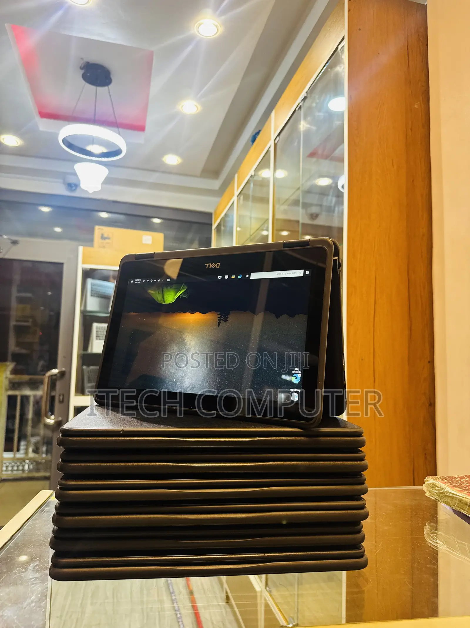 Laptop Dell Latitude 3190 2-in-1 8GB Intel Pentium SSD 128GB