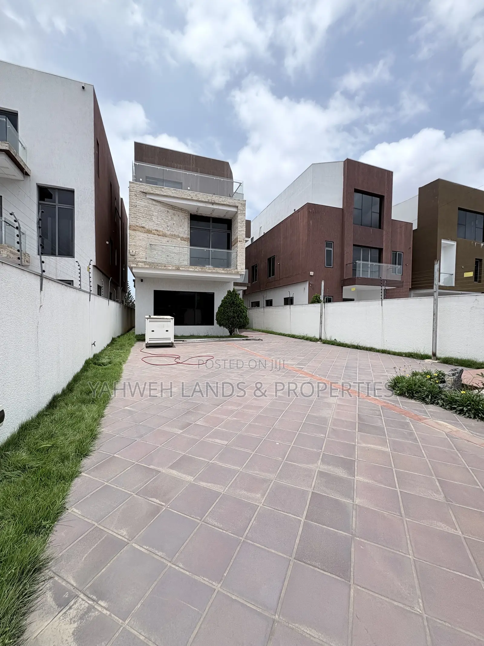 Luxerous 4 Bedroom House With for Rent at East Legon