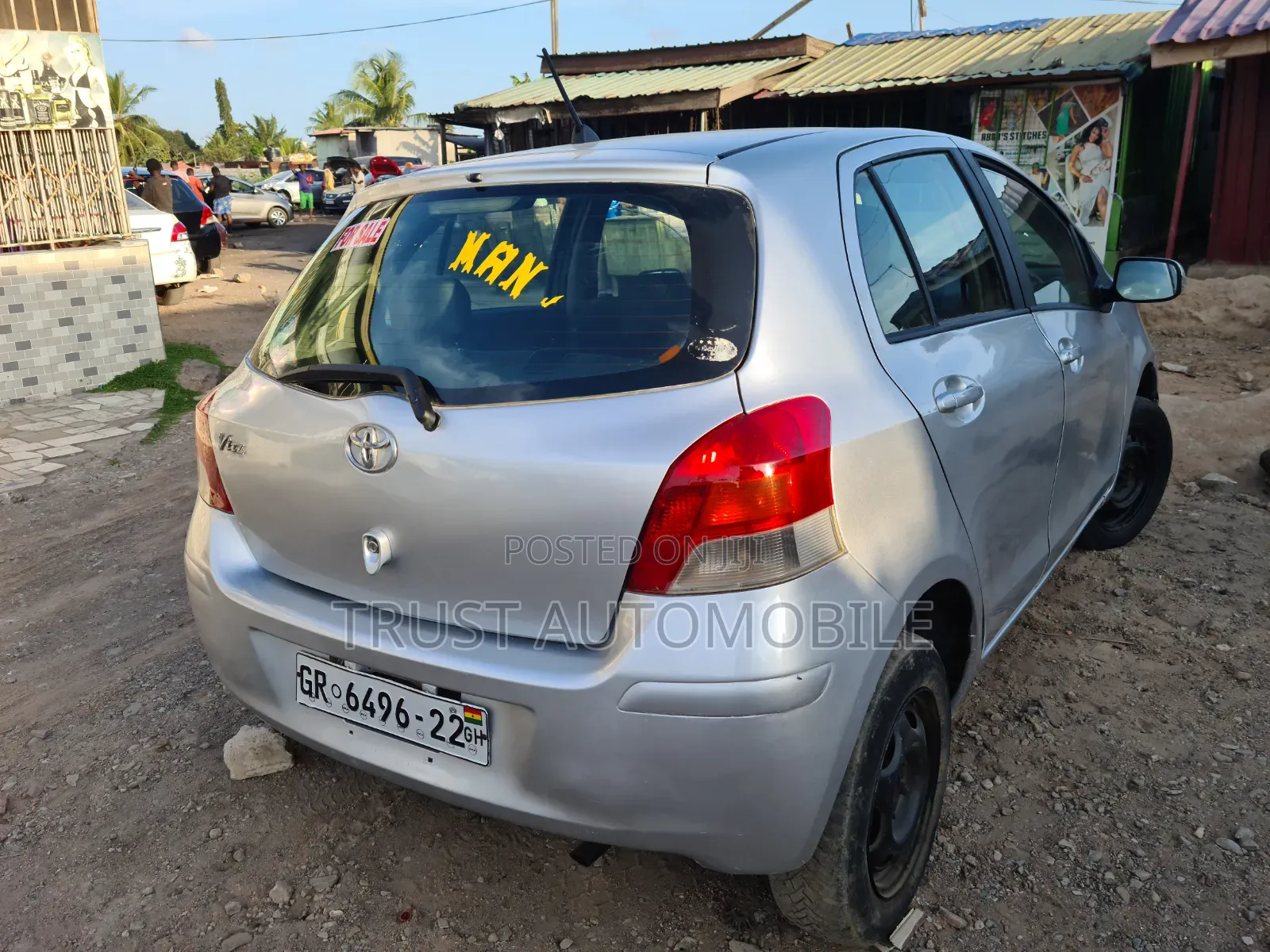 Toyota Vitz 2010 Silver
