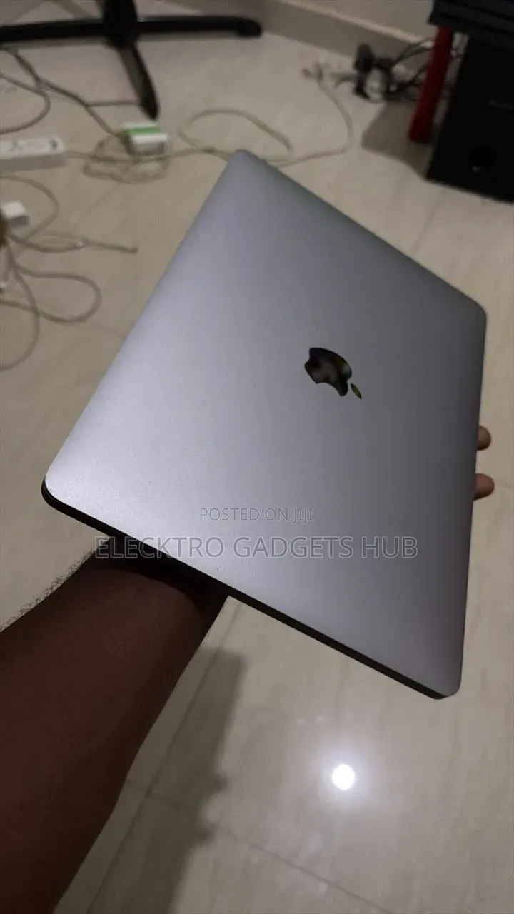 Laptop Apple MacBook Pro 2020 16GB Intel Core i5 SSD 256GB