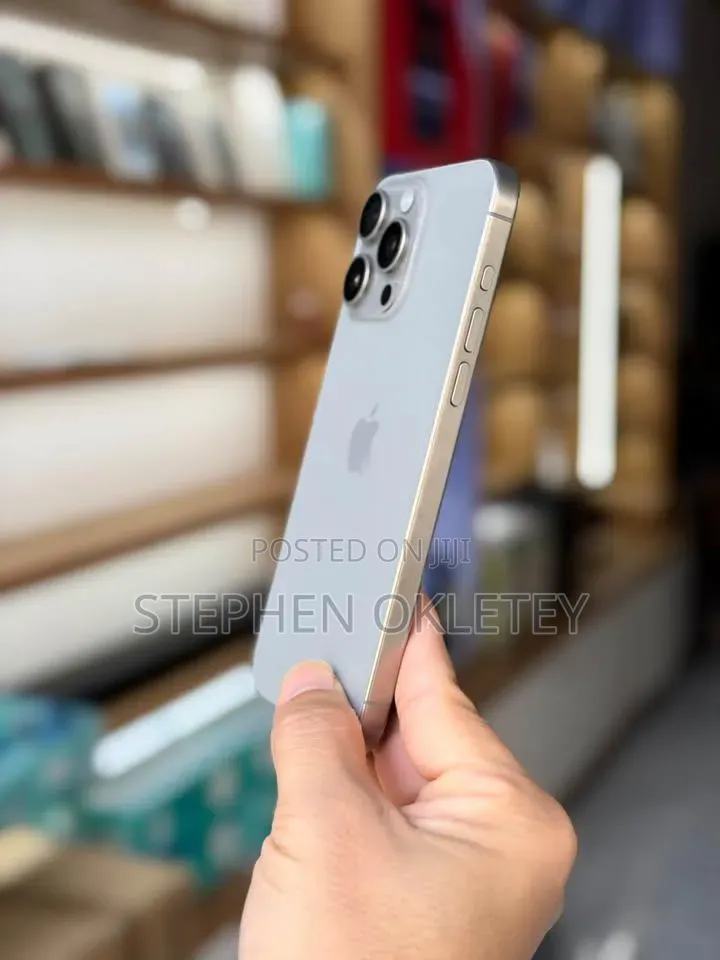 New Apple iPhone 15 Pro Max 256 GB Silver