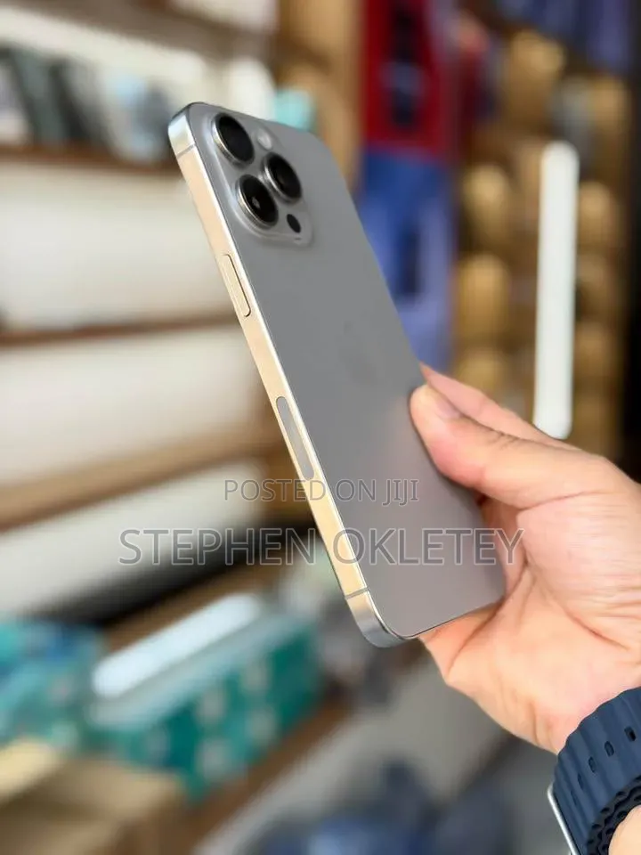 New Apple iPhone 15 Pro Max 256 GB Silver