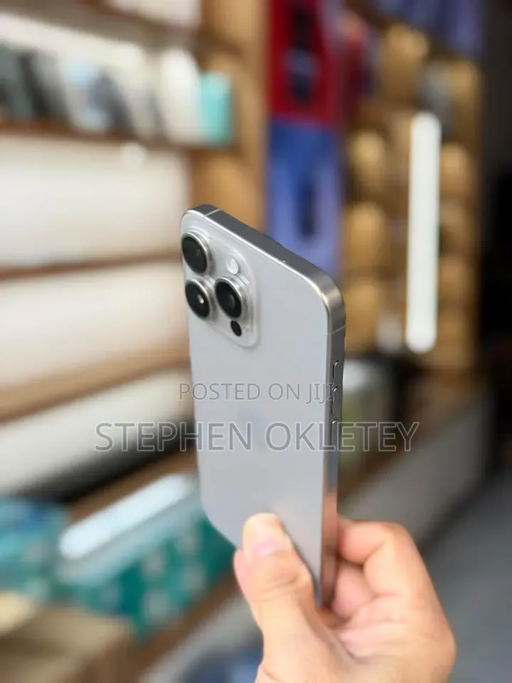 New Apple iPhone 15 Pro Max 256 GB Silver