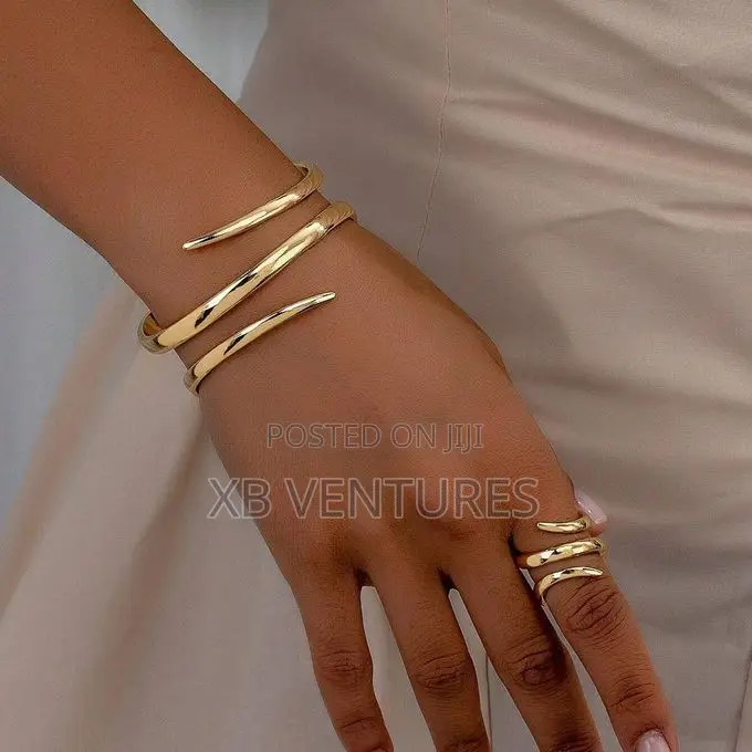 2PCS Exaggerated Spiral Wide Alloy Ladies Bracelet Ring Set