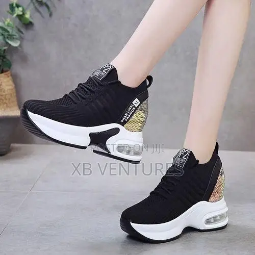Women's Thick-Soled Sequined Sneakers - Black