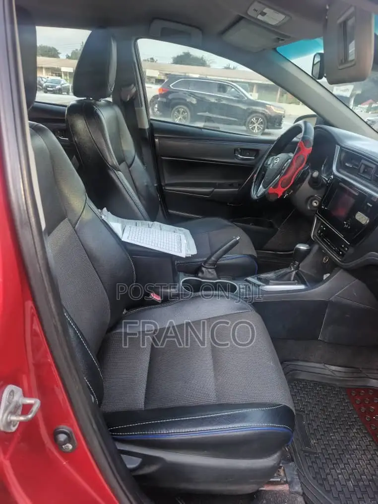 Toyota Corolla SE 4dr Sedan (1.8L 4cyl CVT) 2017 Red