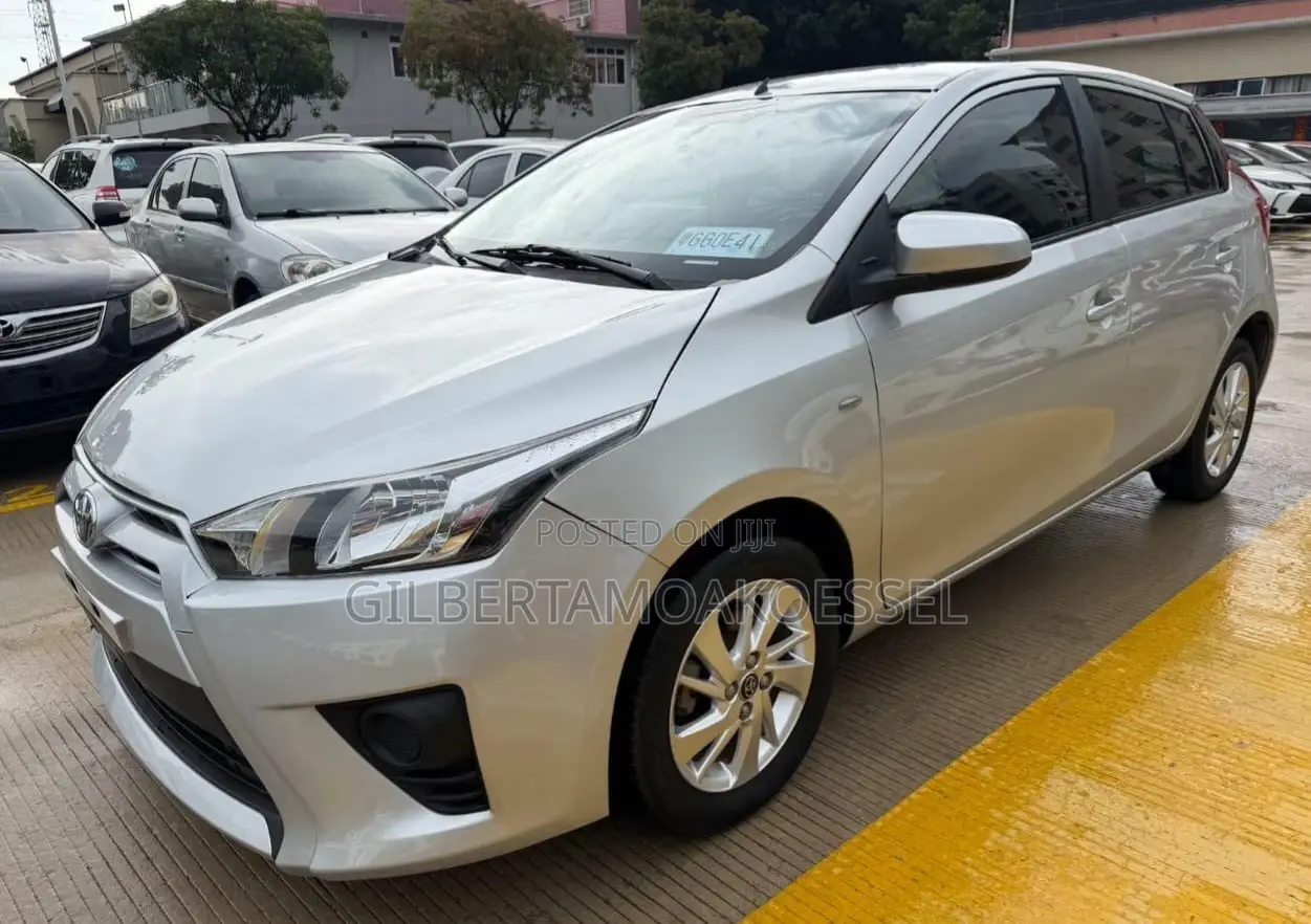 Toyota Yaris 2015 Silver