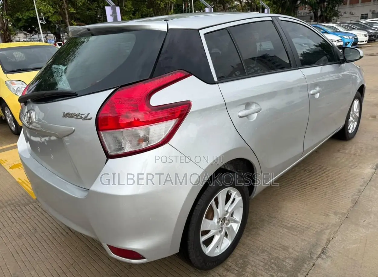 Toyota Yaris 2015 Silver