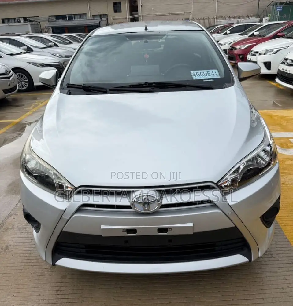 Toyota Yaris 2015 Silver