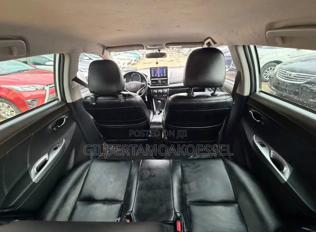 Toyota Yaris 2015 Silver