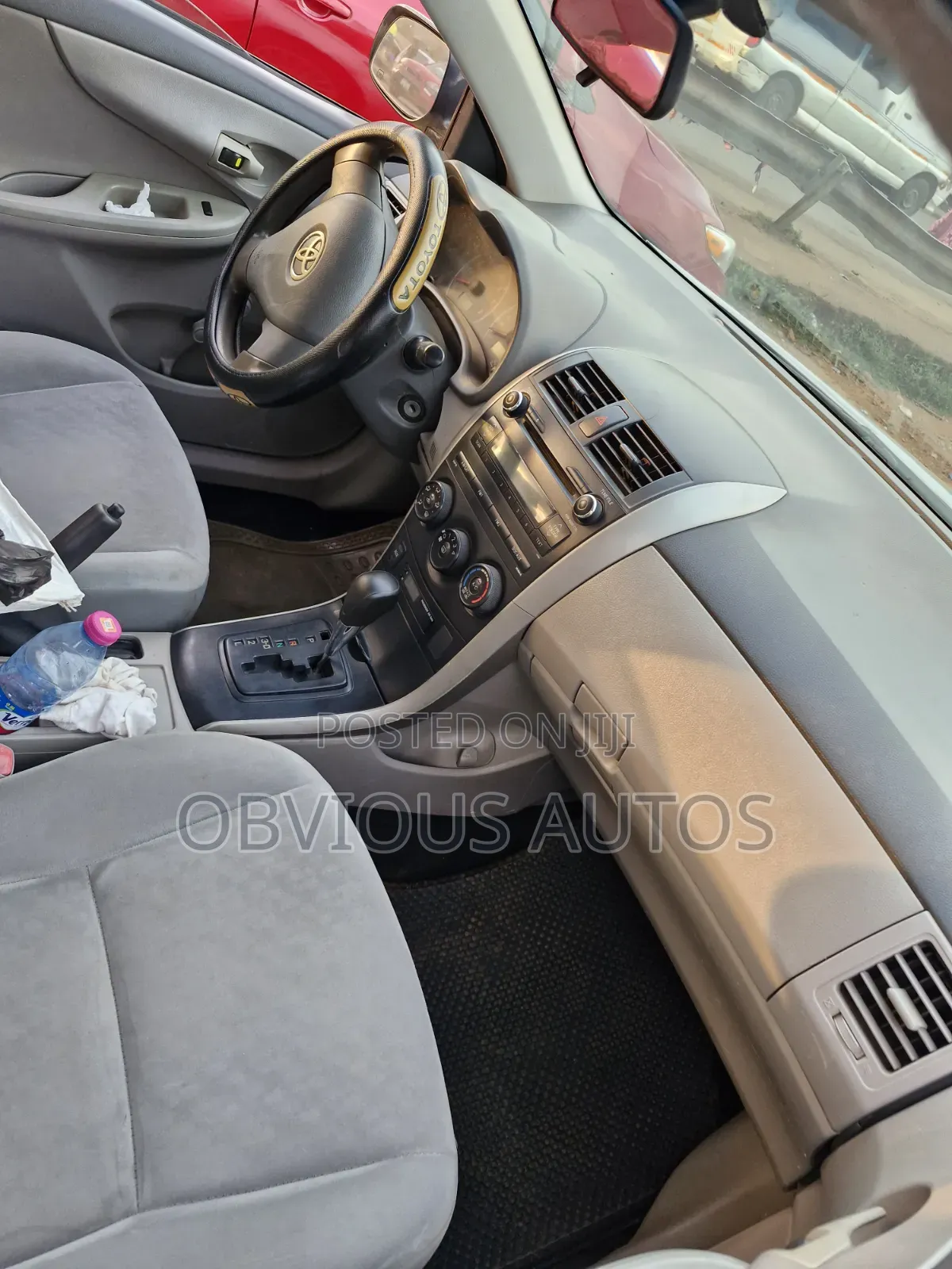 Toyota Corolla LE 4dr Sedan (1.8L 4cyl 4A) 2010 Silver