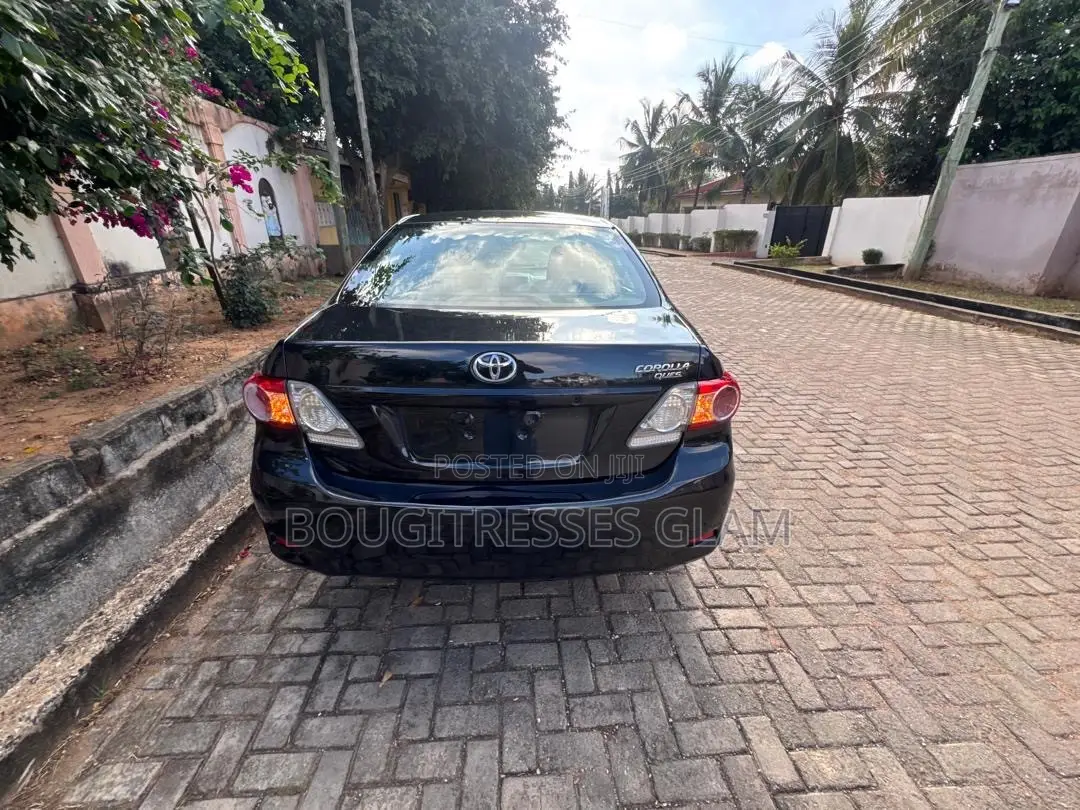 Toyota Corolla LE Special Edition 4dr Sedan (1.8L 4cyl 4A) 2013 Black
